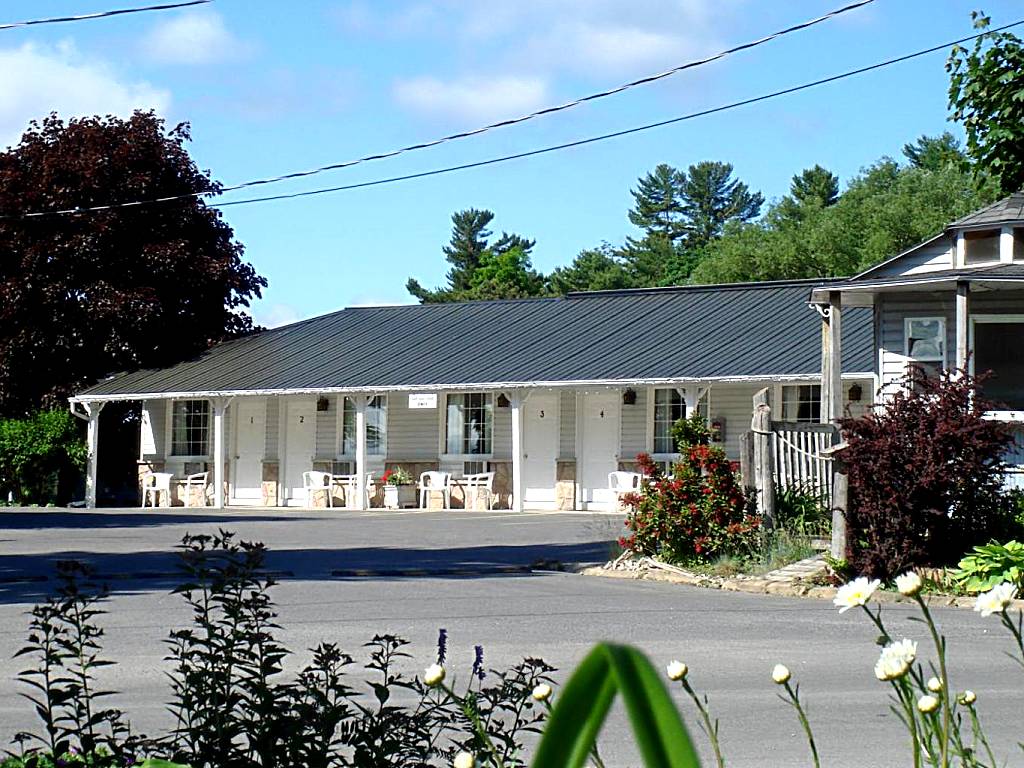 Boathouse Country Inn (Rockport) 