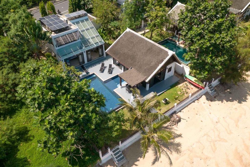 Villa Lily Beach front