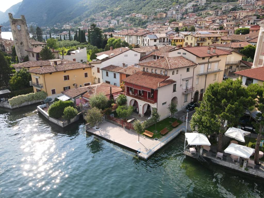 Historic house by the lake La Renée Casa Vacanza